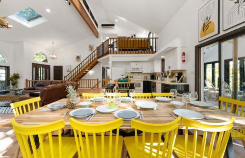 Spacious Waterfront Mansion wHot tubPoolTable - Foto 7