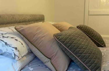 Stunning 2 Bedroom Flat in a Central Location - Photo 13