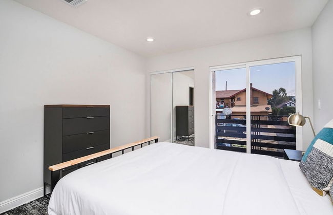 Brand NEW Modern Luxury 3bdr Townhome In Silver Lake - Photo 3