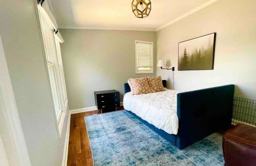 Beautiful home in Prime Loc near Beltline, Zoo and local attractions - Photo 9