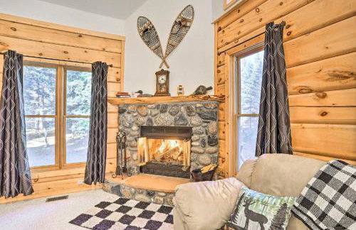 Bayfield Cabin with Wraparound Deck and Fire Pit - Foto 7