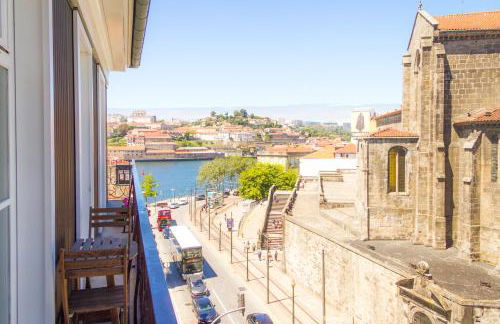 Liiiving in Porto | Ribeira Boutique Apartment - Photo 2