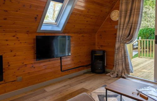 Cear 2- Private Hot Tub- Perth-Pet Friendly Lodge - Photo 13