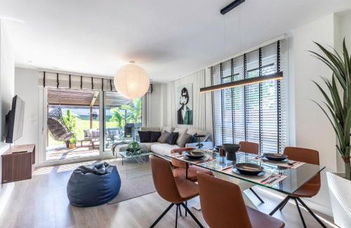 AkomodaT en Precioso y Moderno con Jardín y Parking - Foto 12