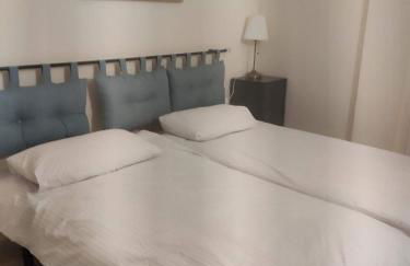 APPART STANDING 2 chambres 2SDB clim PISCINE PARKING WIFI TERRASSE 21m2 LOCAL VELO Port-Aventura, plage, centre - Foto 19