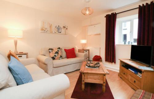 Courtyard Cottage - Photo 2