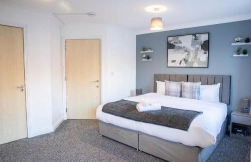 Contractor‑Heaven 5BR Home 4.5 Baths Wakefield - Foto 3