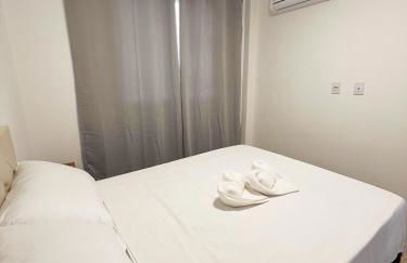 Aconchego proximo Praia e Aeroporto com ar by Apê - Foto 18