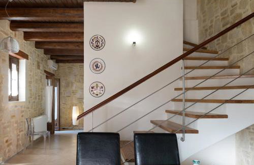 3-Min Drive to Kalyves Beach, Stone Home with Private Pool in Armenoi Center - Foto 20