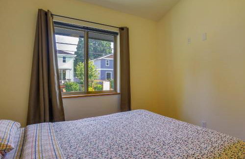 Modern White Salmon Apartment, Steps From Town - Foto 13