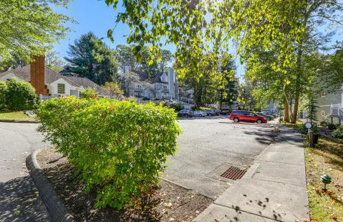 Golf Course Views and Pool Access! Norwich Studio - Foto 29