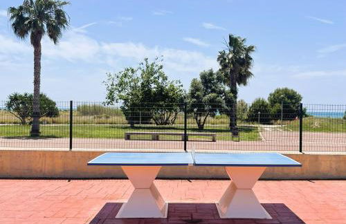 Onze - primera línea de mar con piscina - Foto 17