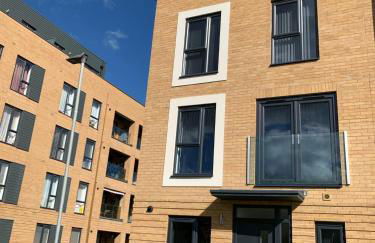 Spacious Entire 4 Bed House With 2 Free Parking Bays Early Check-in Late Check- Out Allowed - Foto 4