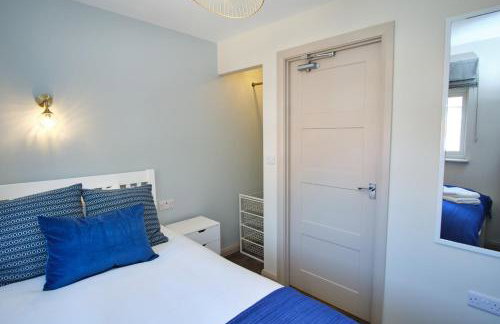 Spacious 4 Bed House Sleeps 6 Parking Garden in Loughborough - Foto 18