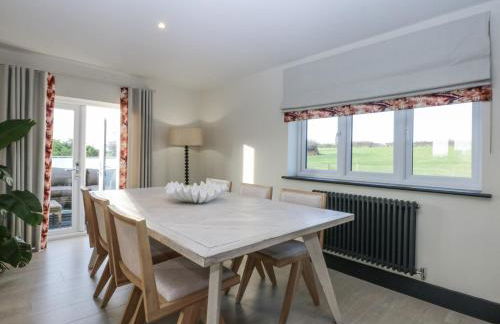 Bell House - Photo 9