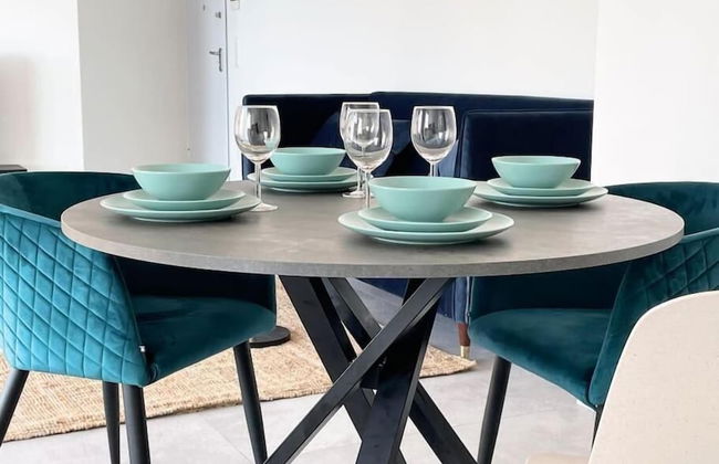 1 bedroom in Center-Terrace & Parking - Photo 5