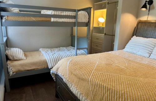 Contemporary Ski Condo - Foto 33