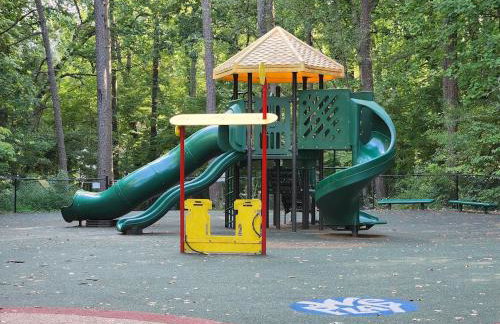 Winston Sleeps 16 - 2 Kitchens - Photo 39