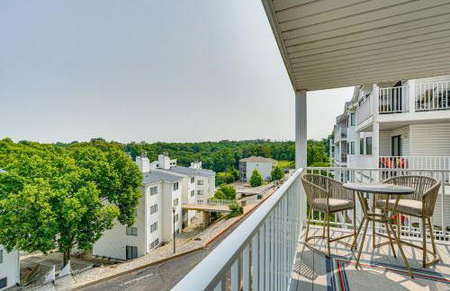 Pool Access and Lake Views Osage Beach Family Gem - Photo 17