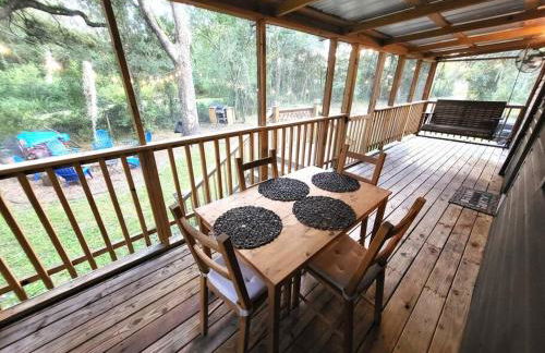 River Daze Cabin - A cozy cabin right on the river - Foto 5