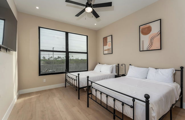 Spacious Bay - Photo 26