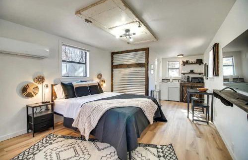 Cozy Studio Retreat with Scenic 5-Acre Views, Near City Lake & Cherokee Casino in Gentry, Arkansas - Foto 4