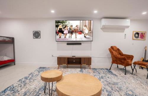 Stylish 2BD Brooklyn Retreat with Backyard & Basement - Foto 12