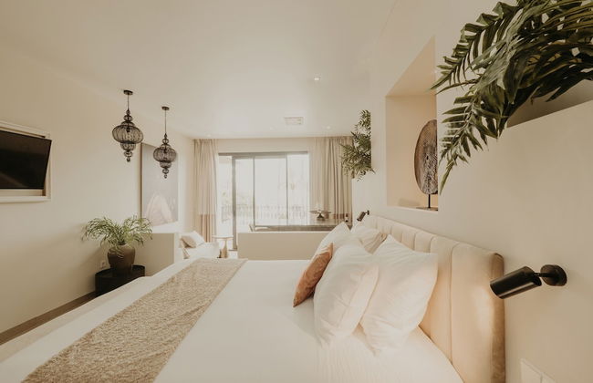 Comfy Studios Hotel - Photo 27