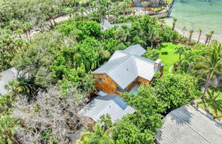 Gulf-Front Charm, Guest House Suite, Direct Beach Access on Siesta Key - Foto 5