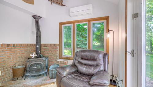 Alden Home with Fire Pit Steps to Torch Lake! - Foto 5