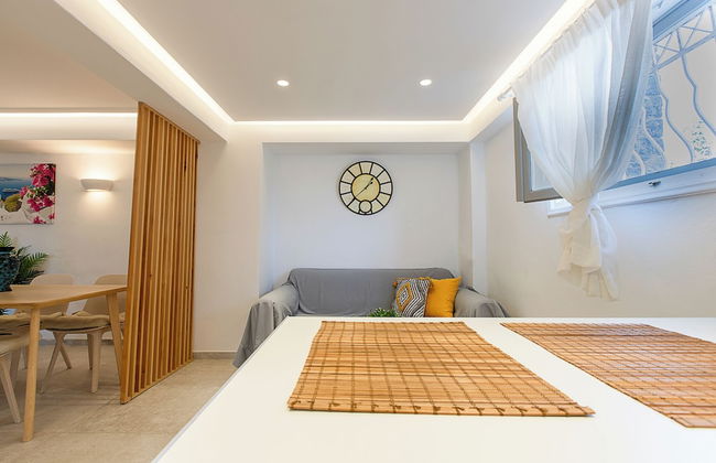 Santorini Villatzio Suites - Photo 28