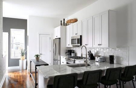 Hillsboro Village Rooftop Retreat with City Views, Sleep 12 with Gourmet Kitchen, Smart TVs & Garage, Walk to Vanderbilt, Pancake Pantry and Boutique Shopping, Minutes to Broadway, 12 South and The Parthenon, Perfect for Groups, 24Hr Hospitality - Foto 15