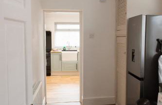 Large 4 Bed Home - Fast Wifi, Smart TV's & Free Parking - Near A66 - Foto 23