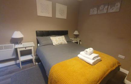 Modern 1 Bedroom Apartment Free Parking WiFi Near City Centre - Foto 14