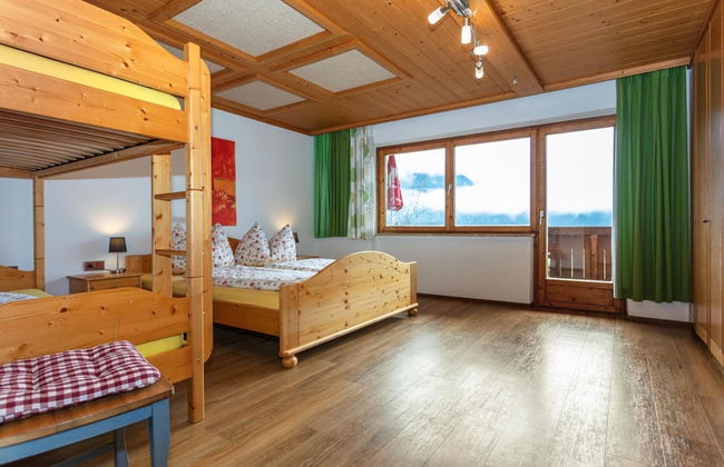 Great Group Holiday Home - Foto 2