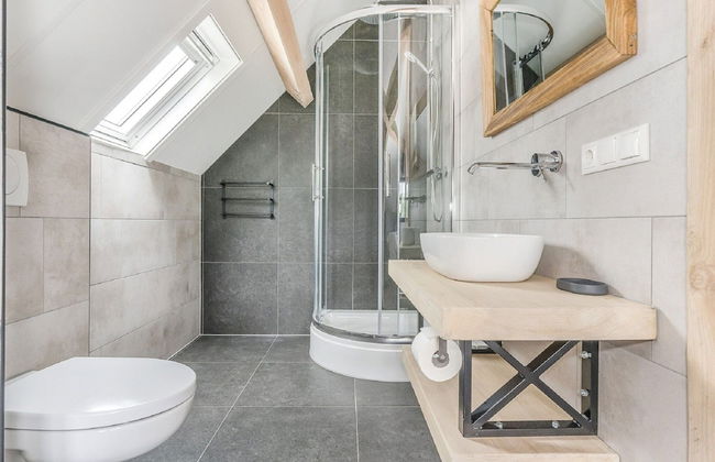 Holiday Home in Netherlands With Pond View - Photo 14