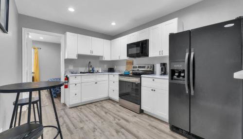 Easygoing 1BR Retreat near Dining and Fun Spots - Foto 4