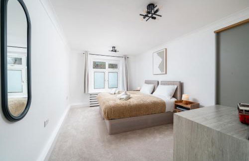 2 Bed Flat in Woking Central - Foto 49