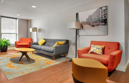 Ideal Spot Near 4th Street Live & Local Dining - Foto 41