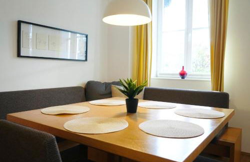 Wohnensemble mit 3 separaten Bereichen- 2 Küchen- 3 Badezimmer- 10 Personen- Garten- Parkplatz - Foto 14