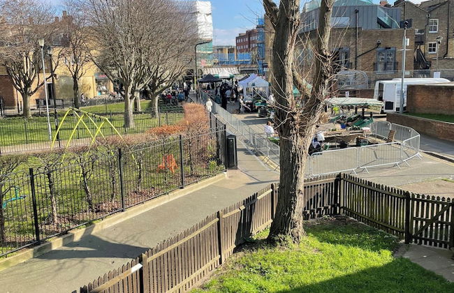 London Apartment - Sleeps 3-city Escape- Balcony - Foto 19