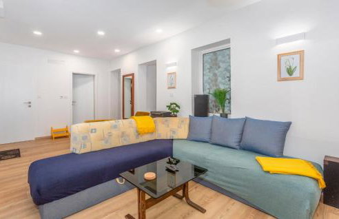 1 Bedroom Nice Home In Lukezi - Foto 3