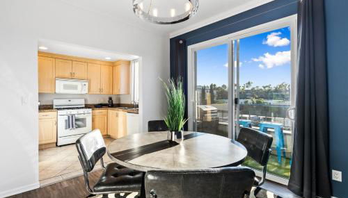 Beverly Hills Penthouse 2 BR Apt with Parking 407 - Photo 5