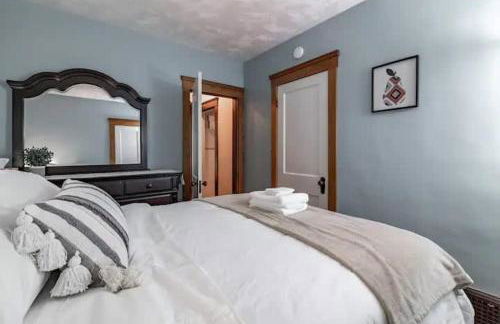 Lakewood Bed & Biscuit - Pet Friendly - Mins to LKWD Park - Foto 10