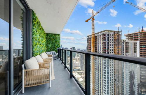 Stunning Lux 2 Bed 2 Bath with Panoramic View from Balcony - Foto 46