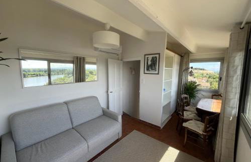 Charmante PETITE MAISON avec vue panoramique, en centre historique, proche d'Avignon, ancienne, rénovée, climatisée, terrasse, parking public gratuit - Foto 10