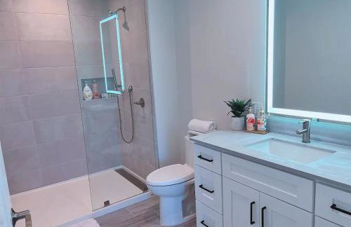 Lux property great for 1 to 8 Guests-family trip ,5Beds 2Rooms Staycation with Gym and EV, proximity to Downtown and Beaches - Foto 55