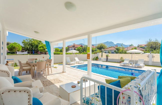 Villa Mina Large Private Pool A C Wifi Car Not Required Eco-friendly - 2834 - Photo 2