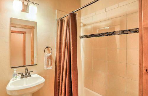Chic Pagosa Springs Condo w/ Porch - Walk to Shops - Foto 17
