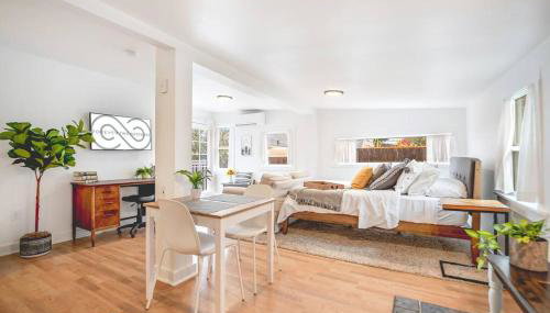 Walk to the waterfront! The Hobbit House - Foto 1